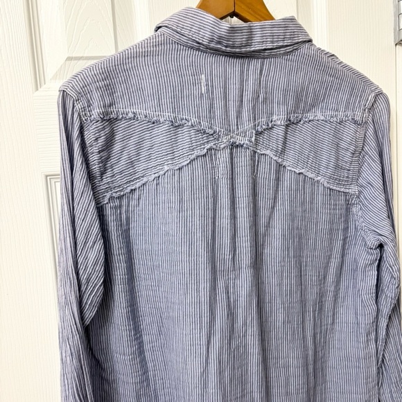 Free People We The Free Blue White Stripe Button Down Shirt Women’s Size Medium - Picture 6 of 8